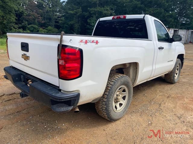 Image of Chevrolet 1500 equipment image 2