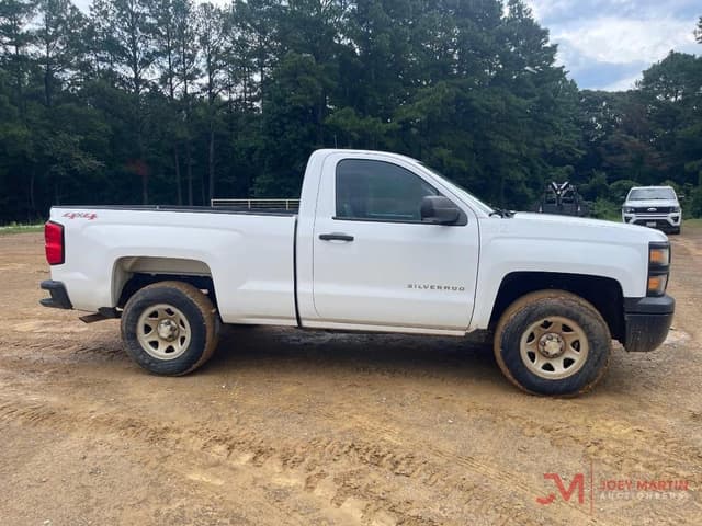 Image of Chevrolet 1500 equipment image 1
