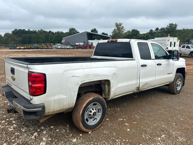 Image of Chevrolet 2500 equipment image 2