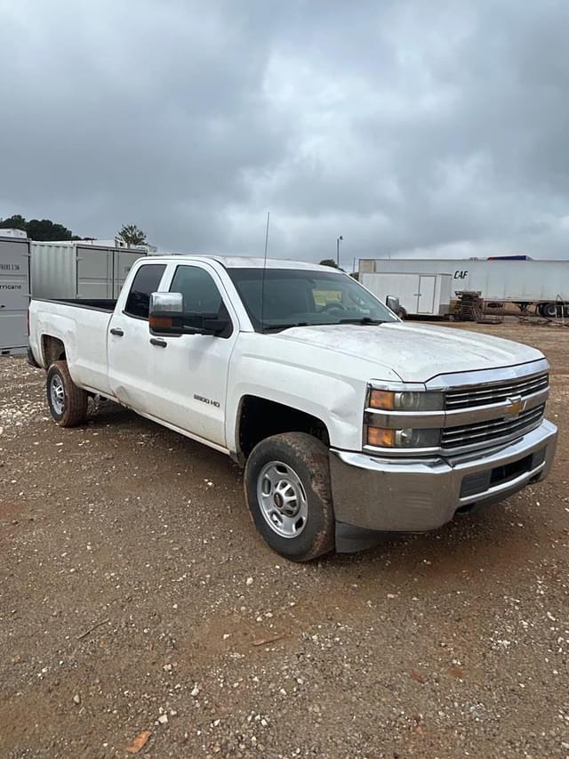 Image of Chevrolet 2500 equipment image 1