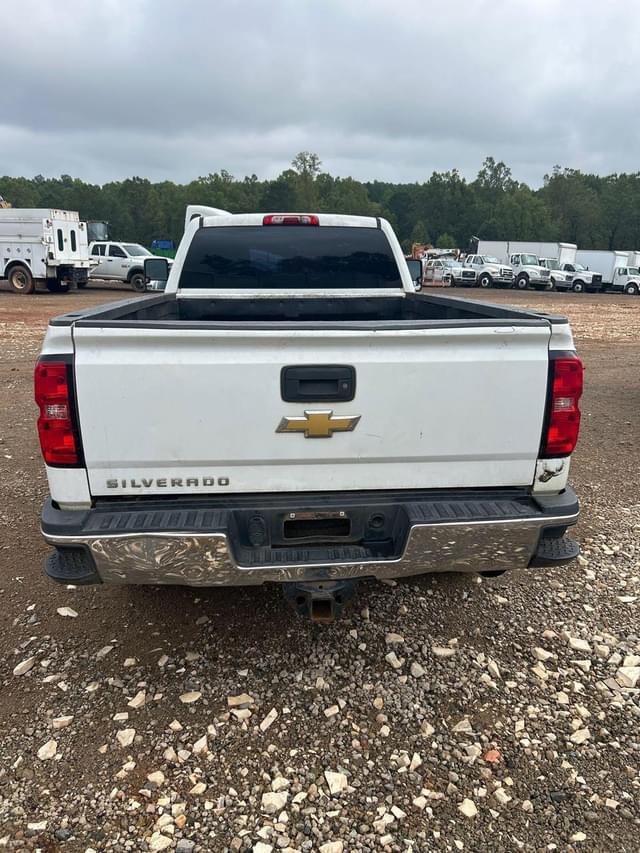 Image of Chevrolet 2500 equipment image 4