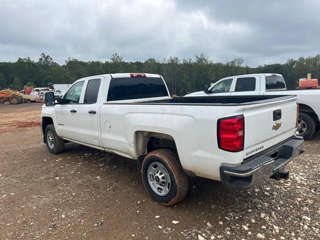 Image of Chevrolet 2500 equipment image 3