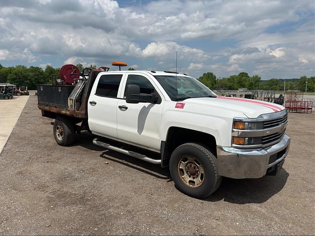 Image of Chevrolet Silverado equipment image 1