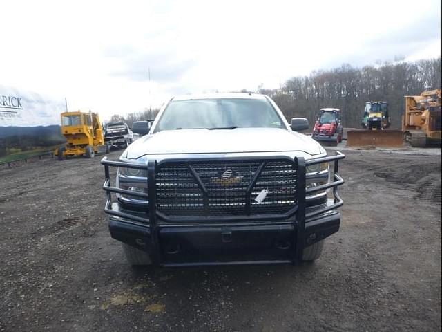 Image of Chevrolet 2500 equipment image 1