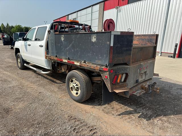 Image of Chevrolet 2500 equipment image 3