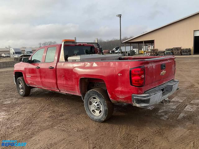 Image of Chevrolet 2500HD equipment image 3