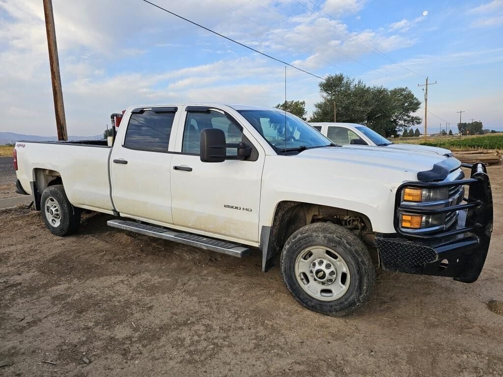 2015 Chevrolet 2500HD Equipment Image0