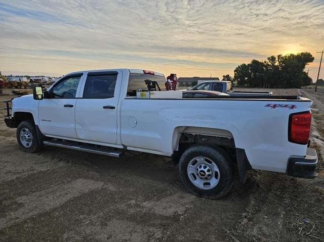 Image of Chevrolet 2500HD equipment image 3