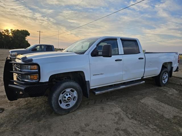 Image of Chevrolet 2500HD equipment image 2