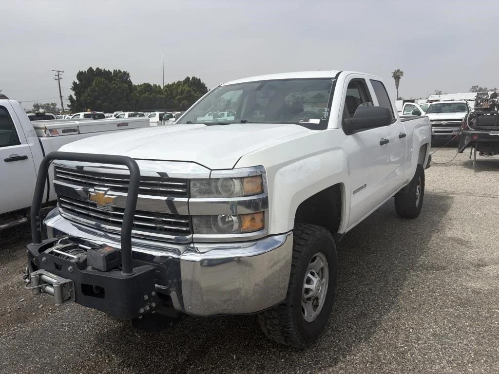 2015 Chevrolet 2500HD Equipment Image0