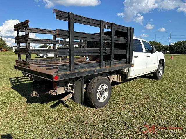 Image of Chevrolet 2500HD equipment image 2