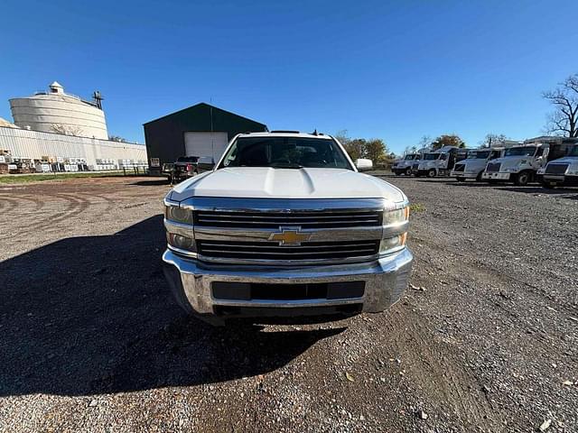 Image of Chevrolet 2500 equipment image 1