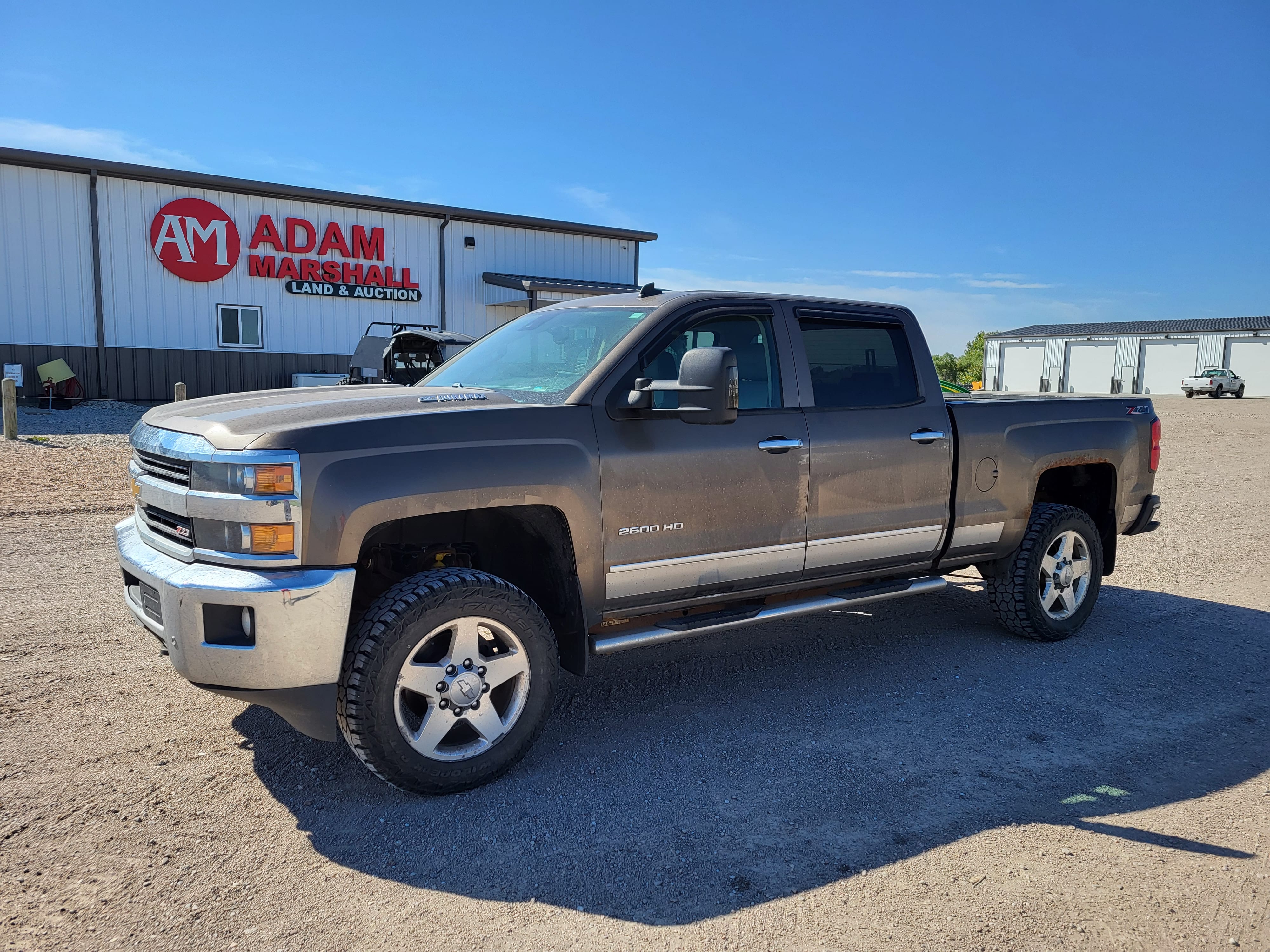 2015 Chevrolet 2500HD Equipment Image0