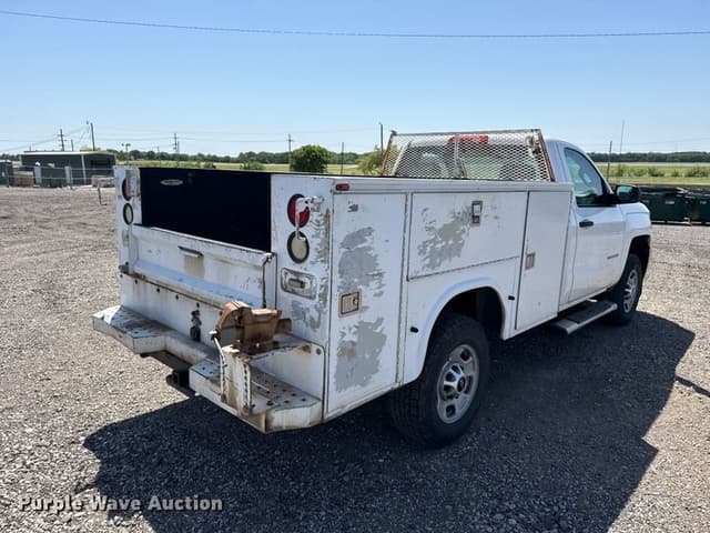 Image of Chevrolet 2500 equipment image 4
