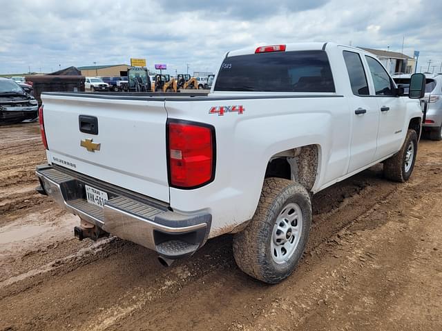 Image of Chevrolet 2500 equipment image 2
