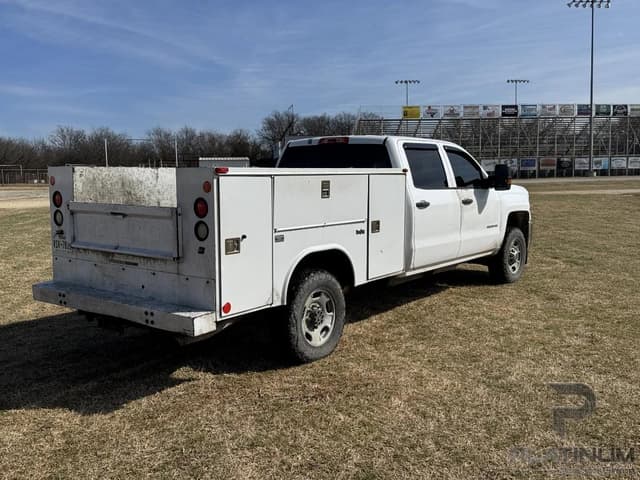 Image of Chevrolet 2500HD equipment image 3