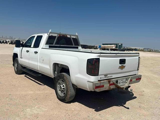 Image of Chevrolet 2500HD equipment image 4