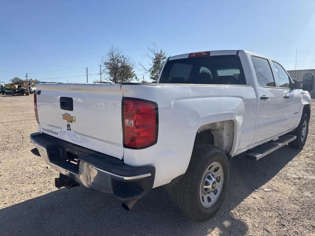 Image of Chevrolet 2500HD equipment image 4