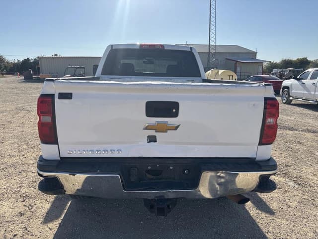 Image of Chevrolet 2500HD equipment image 3