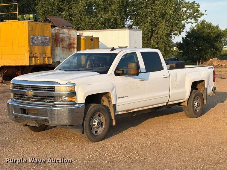 2015 Chevrolet 2500HD Equipment Image0