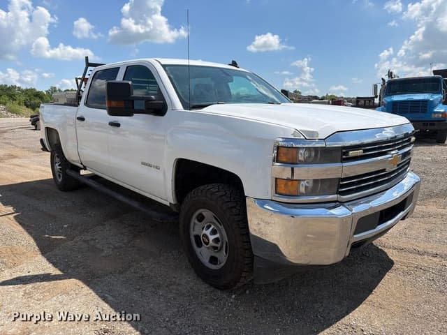 Image of Chevrolet 2500HD equipment image 2