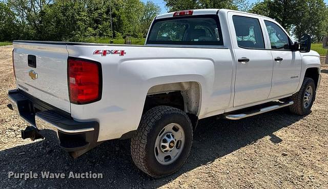 Image of Chevrolet 2500HD equipment image 4