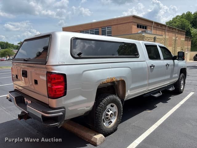 Image of Chevrolet 2500HD equipment image 4