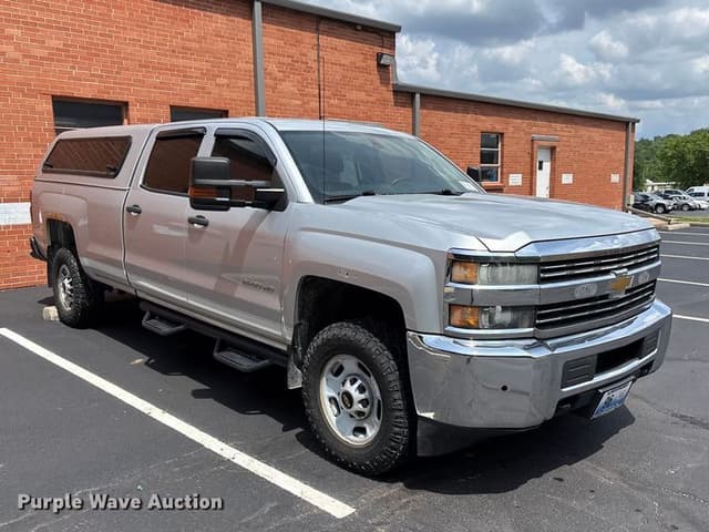 Image of Chevrolet 2500HD equipment image 2