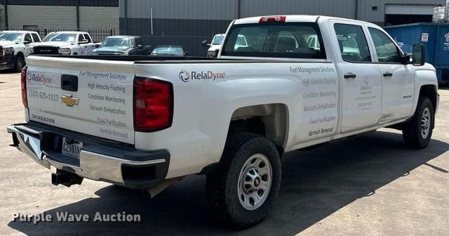 Image of Chevrolet 2500HD equipment image 4
