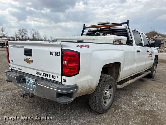 Image of Chevrolet 2500HD equipment image 4
