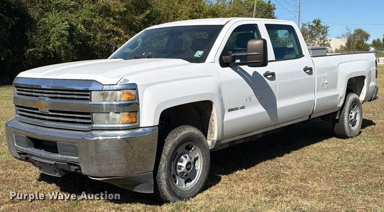 2015 Chevrolet 2500HD Equipment Image0
