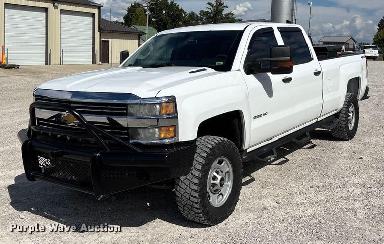 2015 Chevrolet 2500HD Equipment Image0