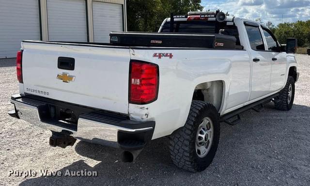 Image of Chevrolet 2500HD equipment image 4