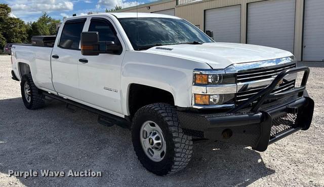 Image of Chevrolet 2500HD equipment image 2