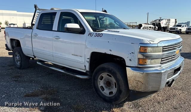 Image of Chevrolet 2500HD equipment image 2