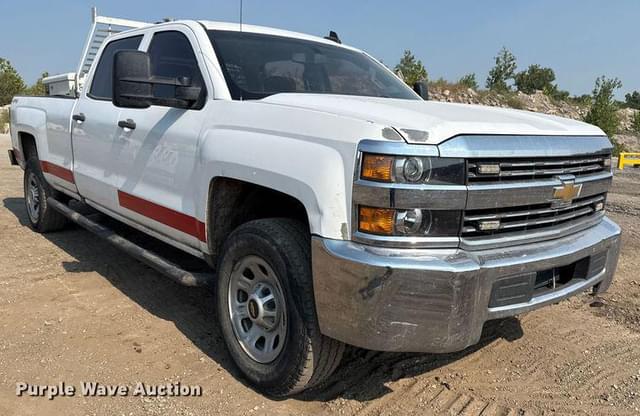 Image of Chevrolet 2500HD equipment image 2