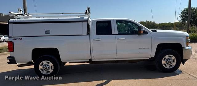 Image of Chevrolet 2500HD equipment image 3