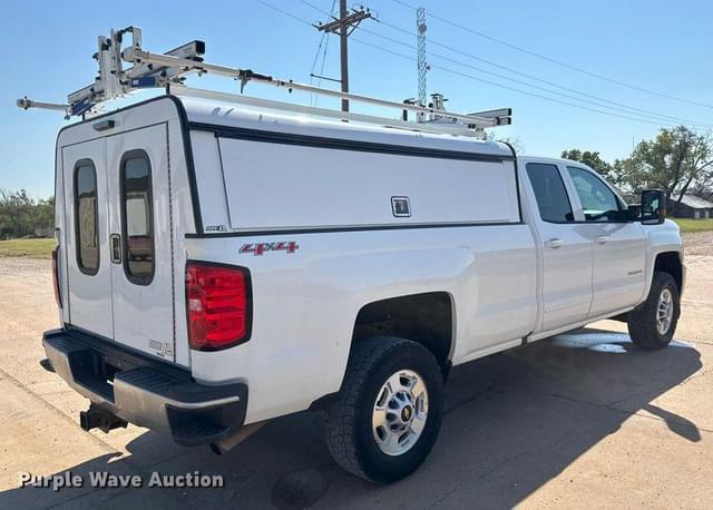 Image of Chevrolet 2500HD equipment image 4