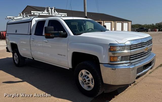 Image of Chevrolet 2500HD equipment image 2