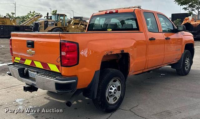 Image of Chevrolet 2500HD equipment image 4