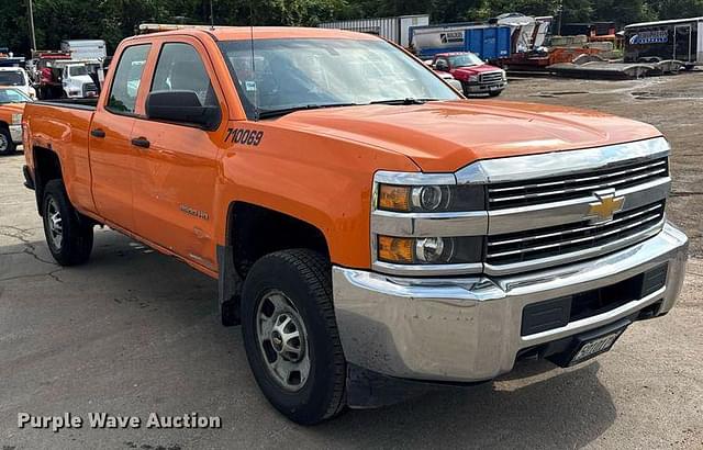 Image of Chevrolet 2500HD equipment image 2