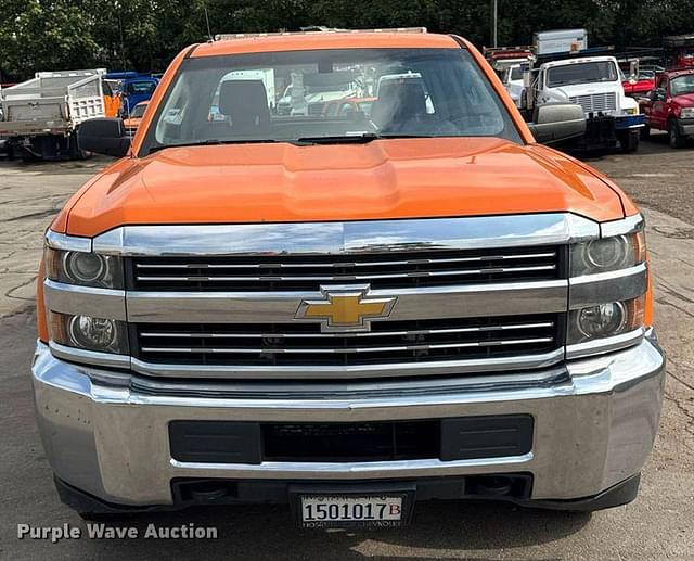 Image of Chevrolet 2500HD equipment image 1