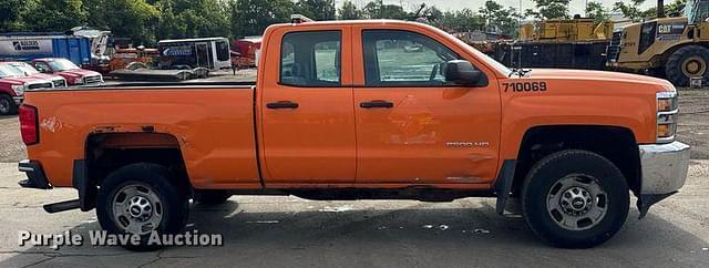 Image of Chevrolet 2500HD equipment image 3