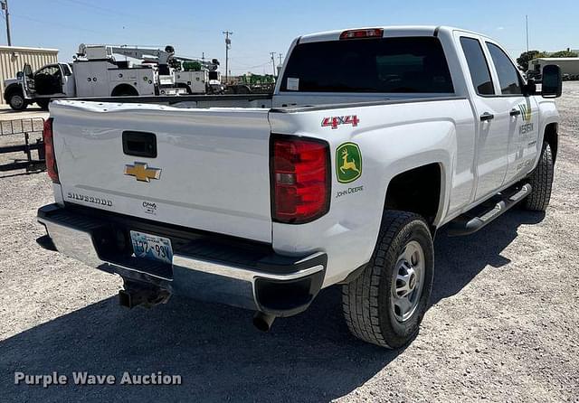 Image of Chevrolet 2500HD equipment image 4