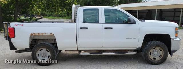 Image of Chevrolet 2500HD equipment image 3