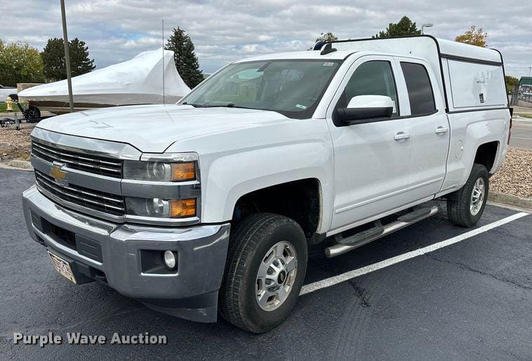 2015 Chevrolet 2500HD Equipment Image0