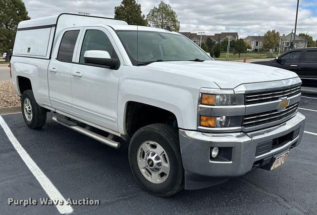 Image of Chevrolet 2500HD equipment image 2