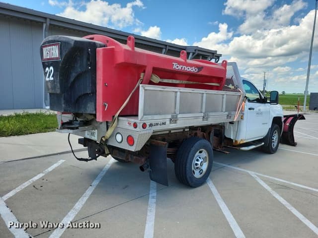 Image of Chevrolet 2500HD equipment image 4