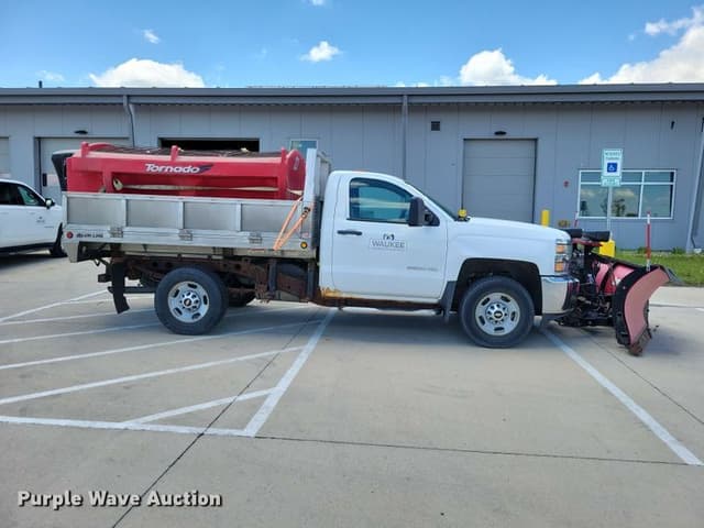 Image of Chevrolet 2500HD equipment image 3