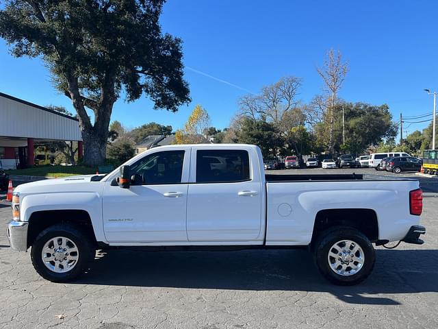 Image of Chevrolet 2500HD equipment image 1